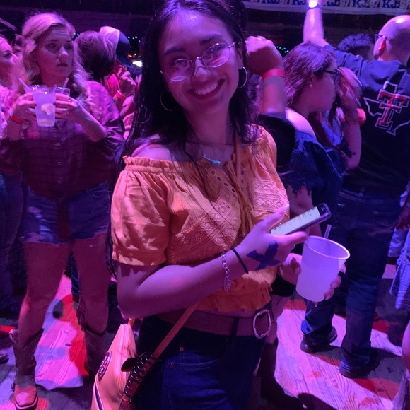 Meet your Posher, Serendipity - Picture 3 of 3